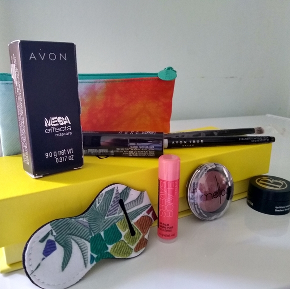 8 pc Make up Bundle (NTW) - Picture 1 of 9
